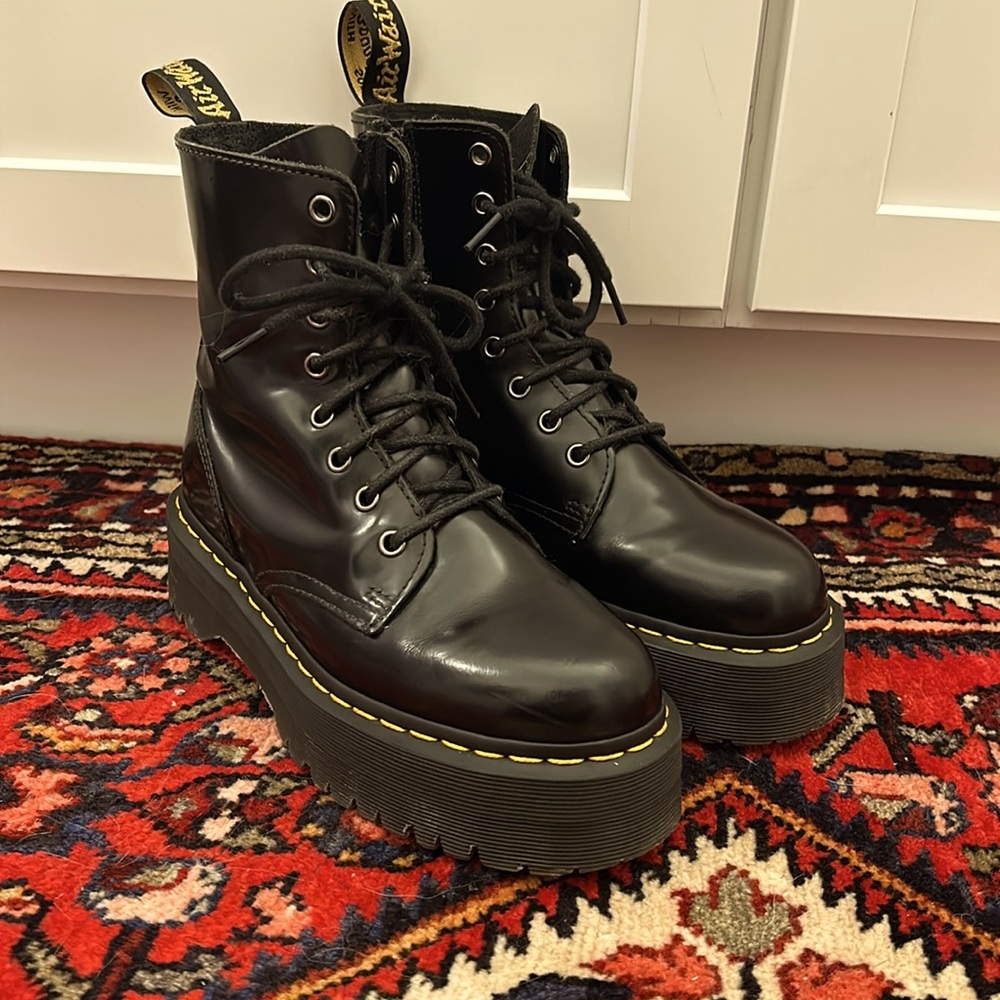 Size 8 Dr Marten Jadons